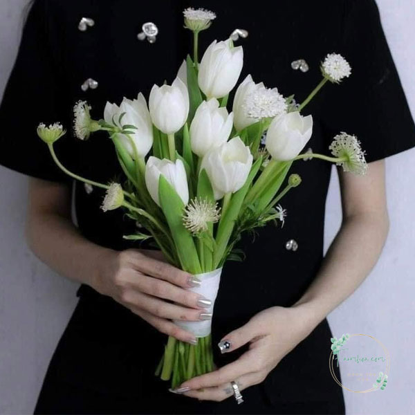 bo-hoa-cuoi-hoa-tulip-trang
