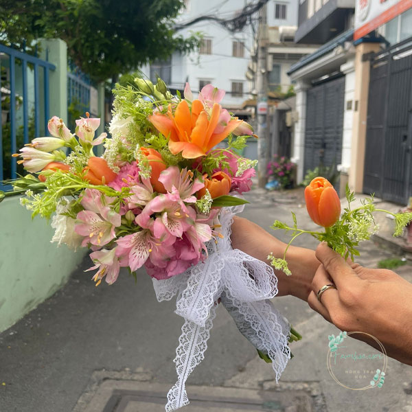 bo-hoa-cuoi-hoa-tulip-hien-dai