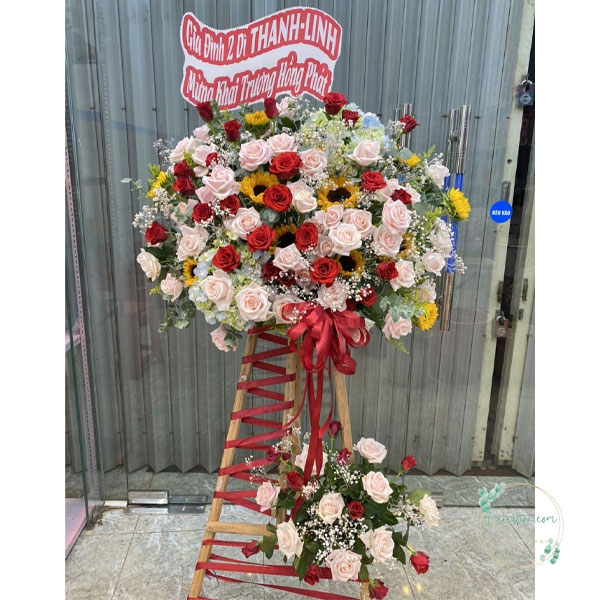 Kệ hoa chúc mừng – HKT89