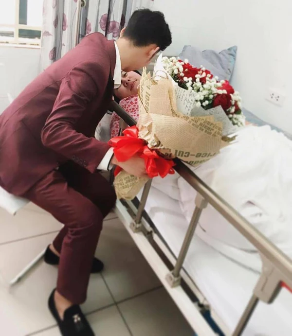 Có Nên Tặng Hoa Cho Phụ Nữ Mới Sinh? 4 Loài Hoa Chúc Mừng Mẹ Tròn Con Vuông Ý Nghĩa Nhất cach-chon-hoa-chuc-mung-me-tron-con-vuong
