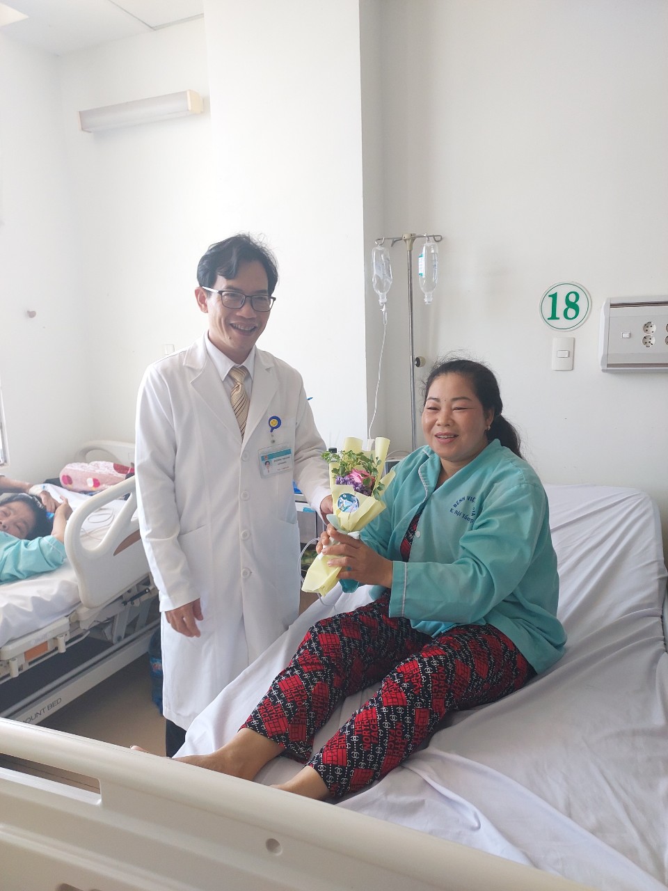 Đi Thăm Người Ốm Nên Mua Hoa Gì? 4 Loài Hoa Thăm Bệnh Tốt Nhất cach-chon-hoa-tham-benh
