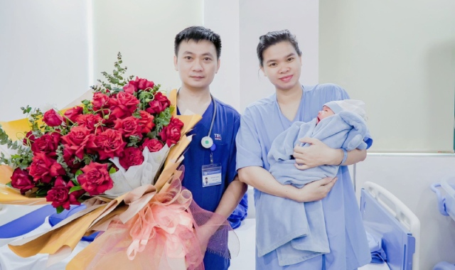 Có Nên Tặng Hoa Cho Phụ Nữ Mới Sinh? 4 Loài Hoa Chúc Mừng Mẹ Tròn Con Vuông Ý Nghĩa Nhất co-nen-tang-hoa-cho-phu-nu-moi-sinh