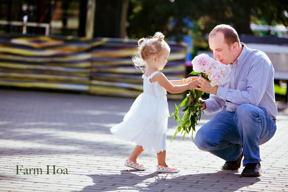 ngay-cua-cha-tang-hoa-gi
