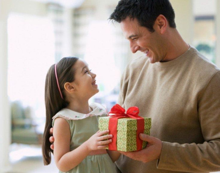 Quà Tặng Ngày Của Cha: Gợi Ý Ý Nghĩa, Thiết Thực Và Dễ Chọn qua-tang-ngay-cua-cha